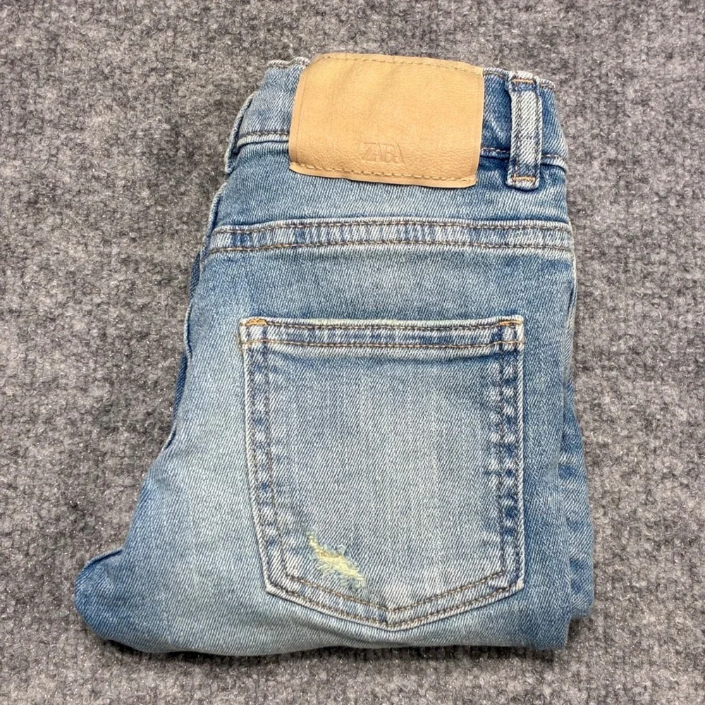 ZARA Jeans Kids Sz.6/7‎ Straight Leg Distressed Light Wash Denim Pants